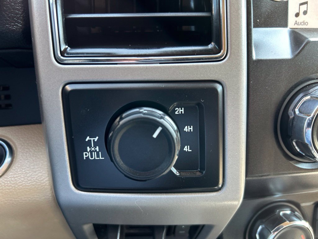 Used 2019 Oxford White Ford Lariat image 25
