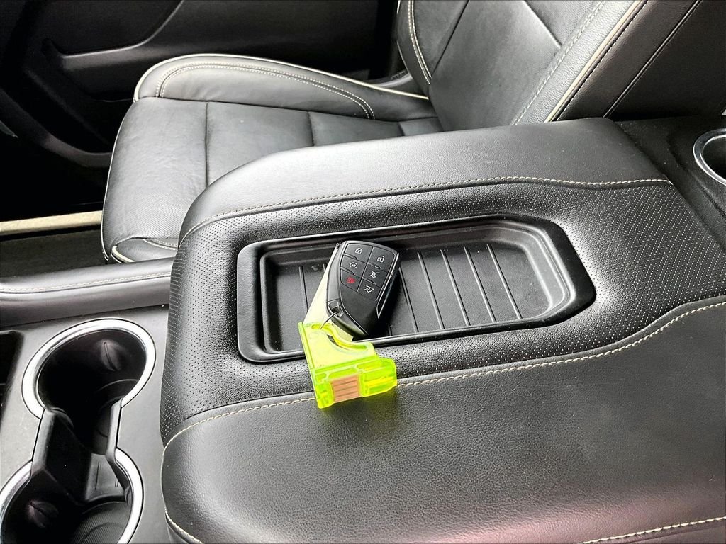 Used 2021 Black Chevrolet Premier image 37