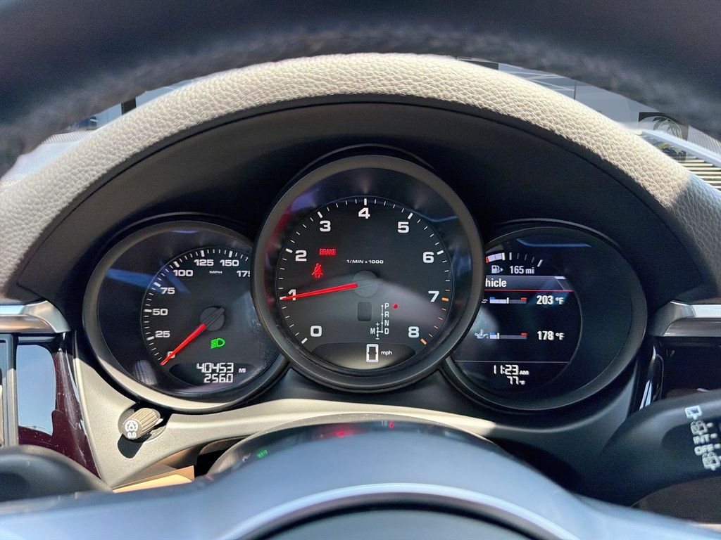 Used 2021  Porsche Base image 10