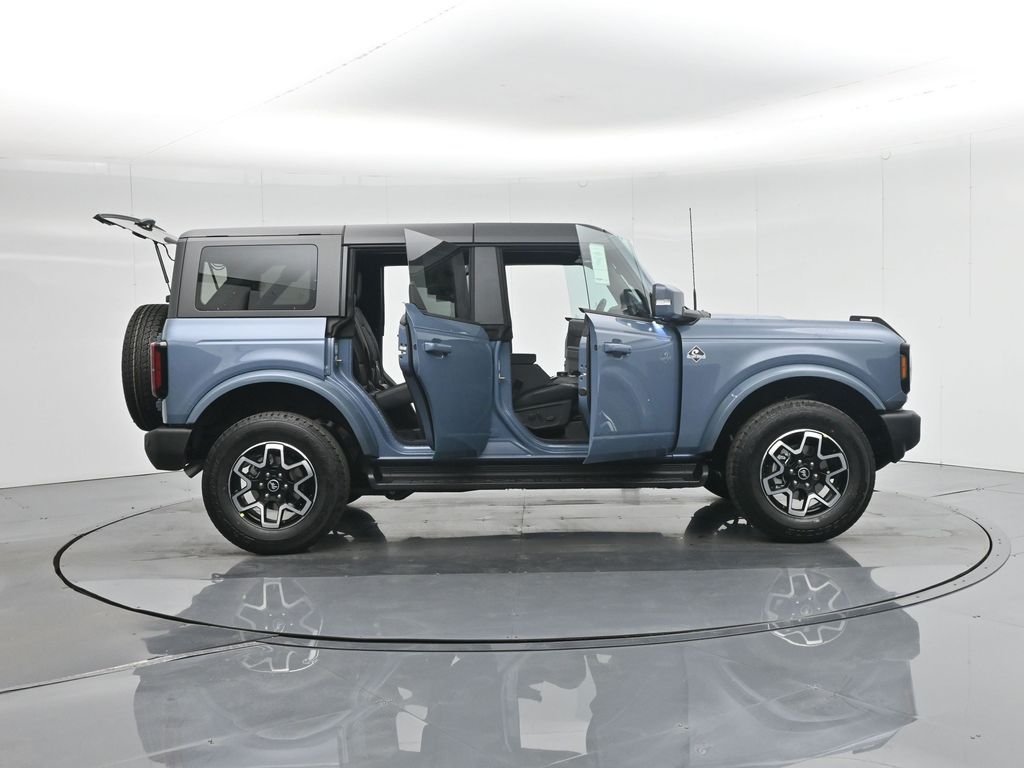 New 2025 Azure Gray Metallic Tri-Coat Ford Outer Banks image 4