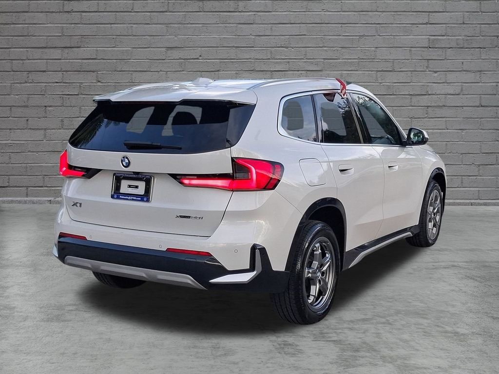 Used 2026 White BMW xDrive28i image 9