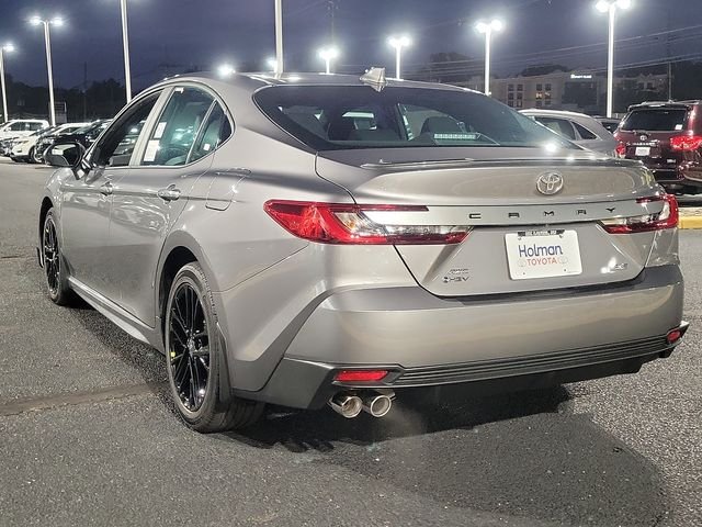 Used 2025  Toyota SE image 5