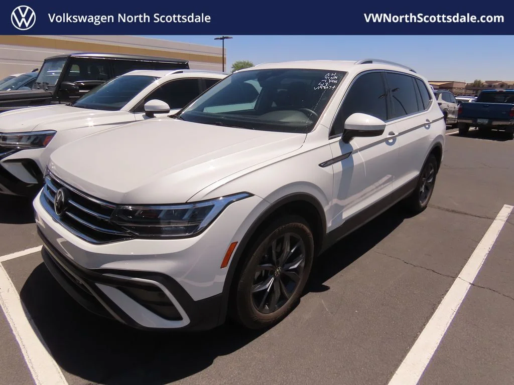 2023 Volkswagen Tiguan 2.0T SE's photo