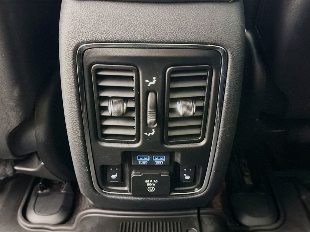 Used 2019 Ivory 3-Coat Jeep Overland image 27