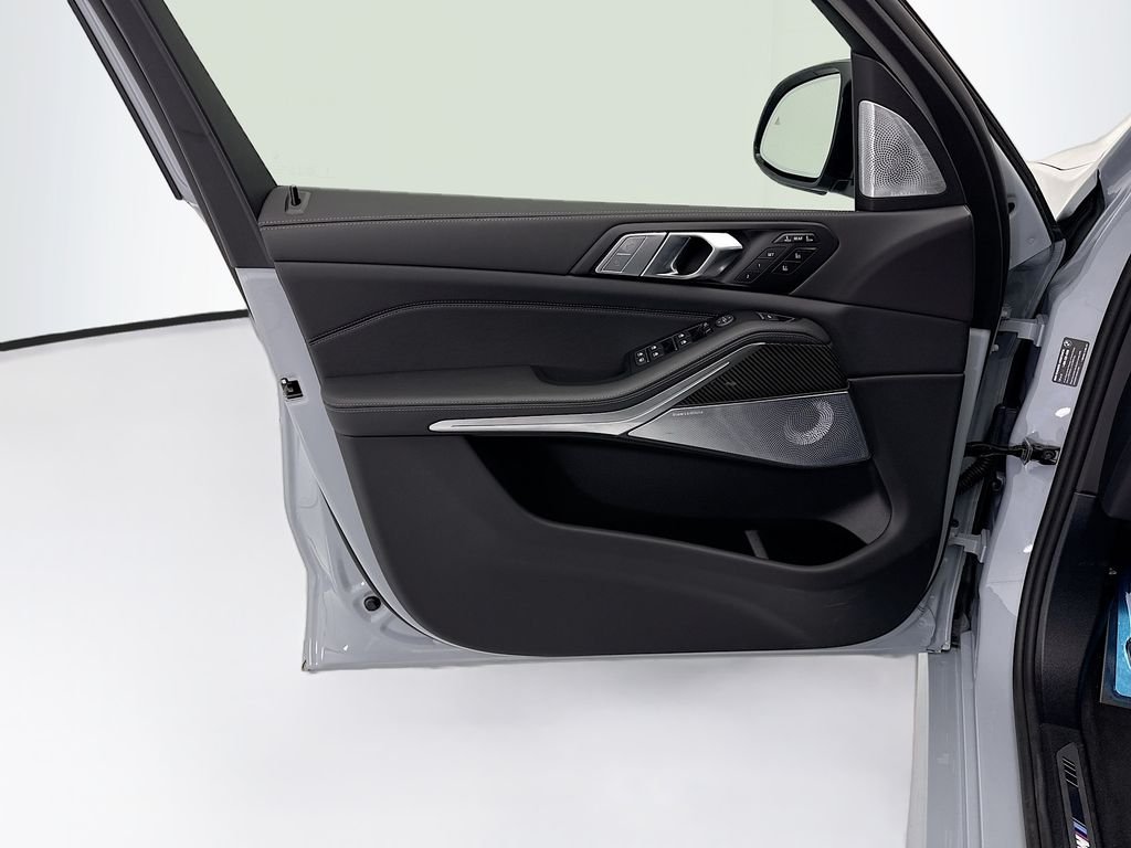 New 2027 Gray Metallic BMW M60i image 23