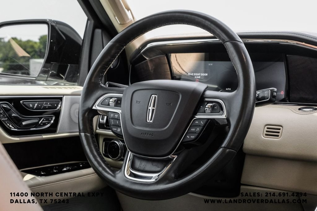Used 2021 White Lincoln Reserve image 16
