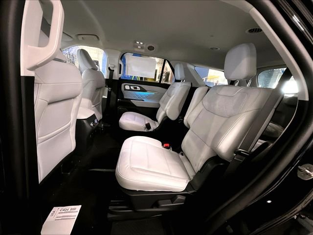 New 2026 Agate Black Metallic Ford Platinum image 26