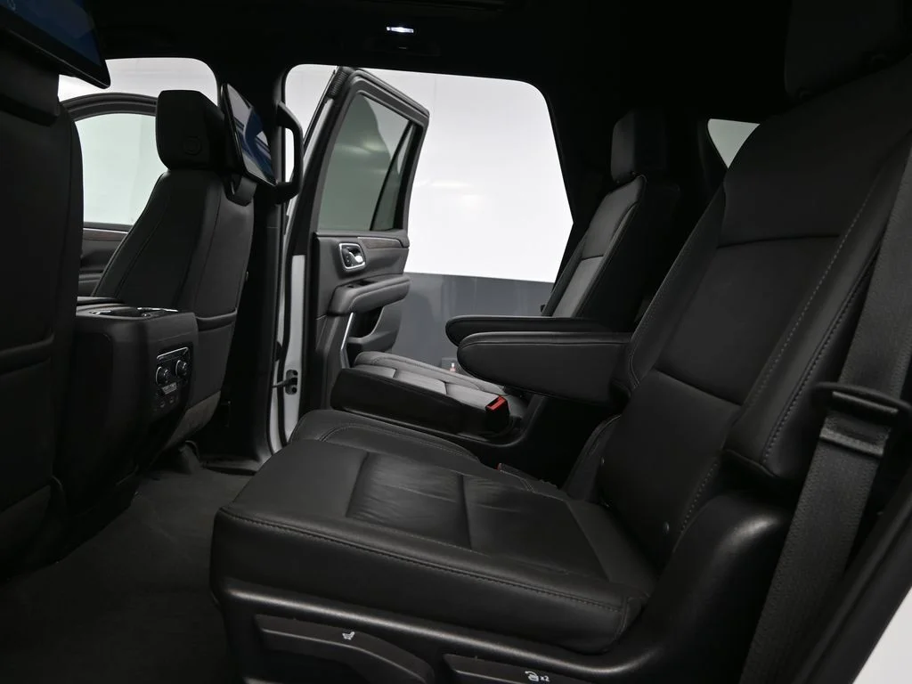Used 2023 White Chevrolet Z71 image 43