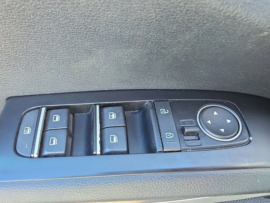 Used 2021 Green Kia X-Line image 12