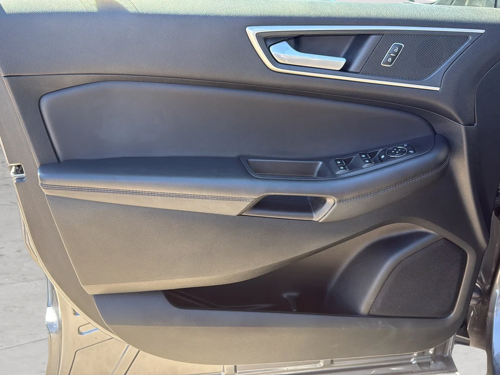 Used 2024 Gray Ford SEL image 13