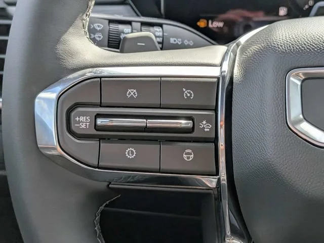 New 2027 Glacier White Tricoat GMC Elevation image 26