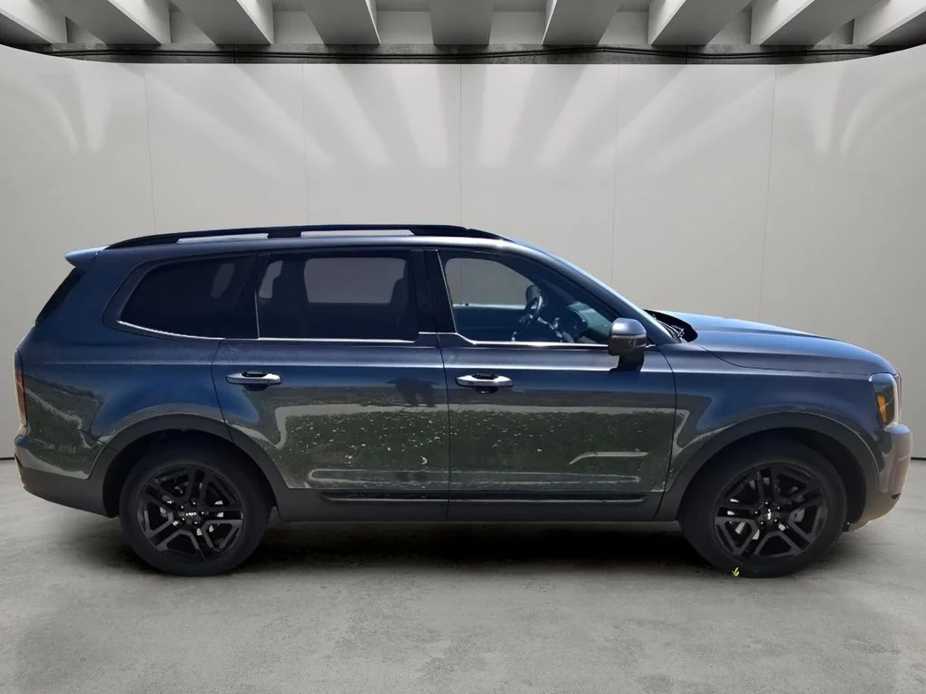 Used 2024 Gravity Gray Kia EX X-Line image 6