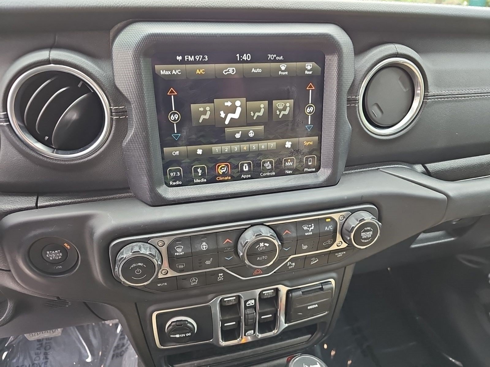 Used 2019 Bright White Clearcoat Jeep Sahara image 20