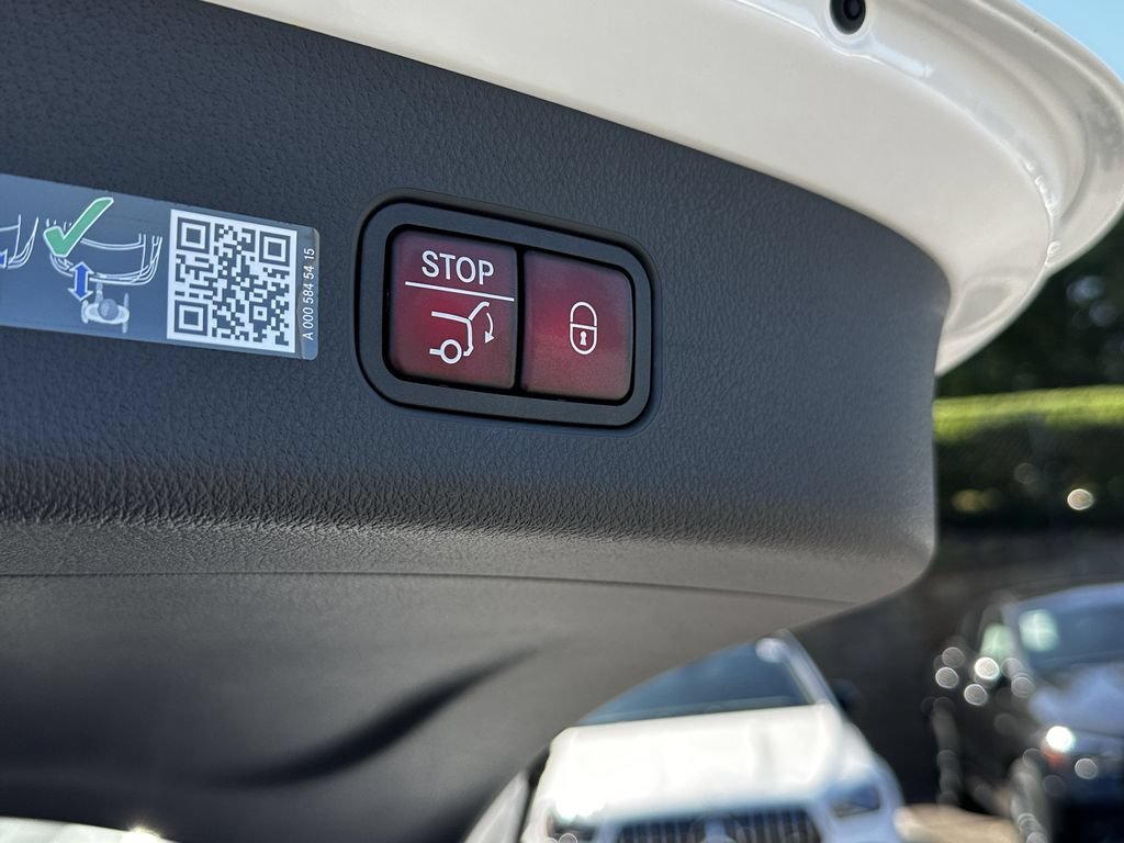 New 2026 Polar White Mercedes-Benz GLC 300 image 22