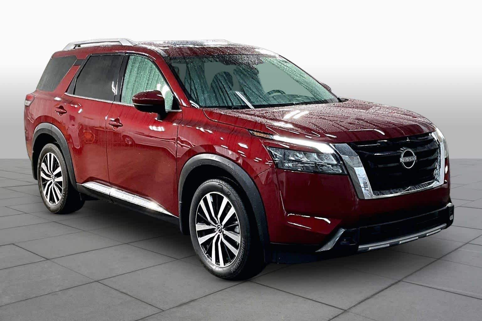 Used 2025 Scarlet Ember Tintcoat Nissan Platinum image 3