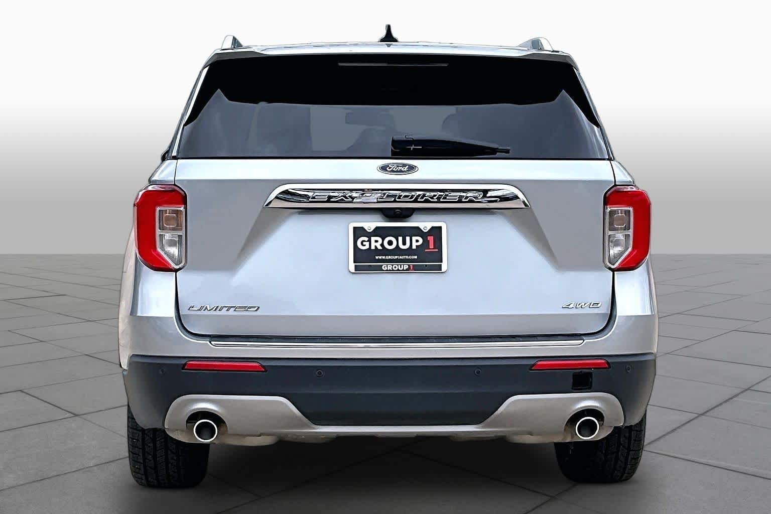 Used 2023 Iconic Silver Ford Limited image 5