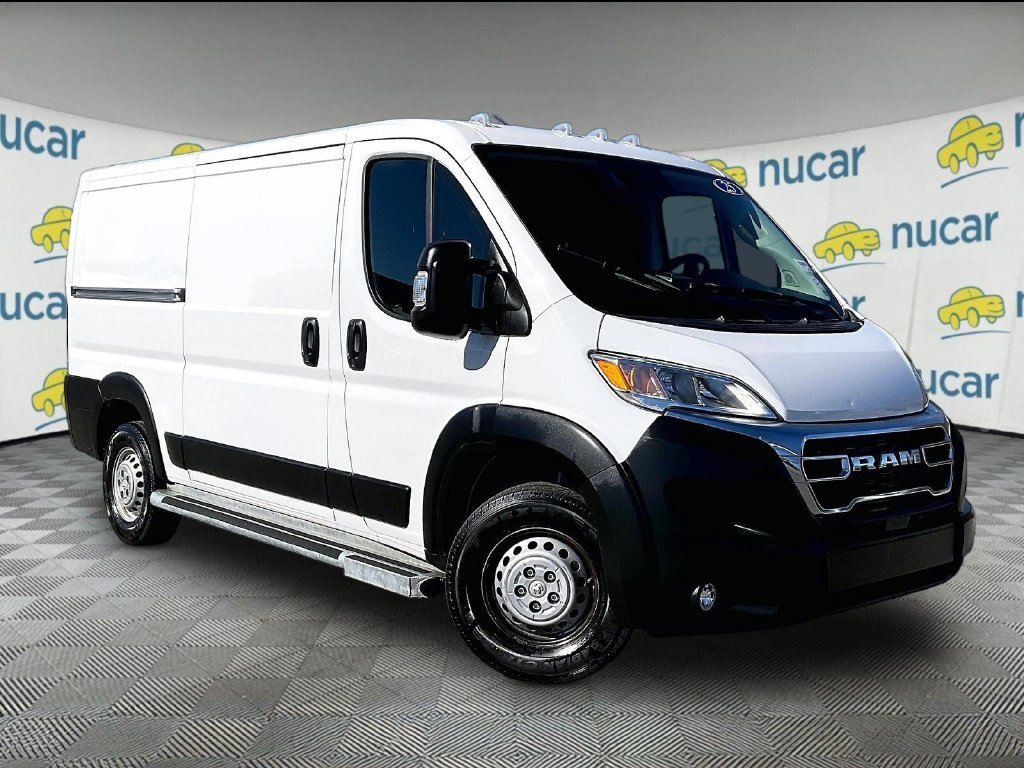 Used 2025 White Ram Base image 1