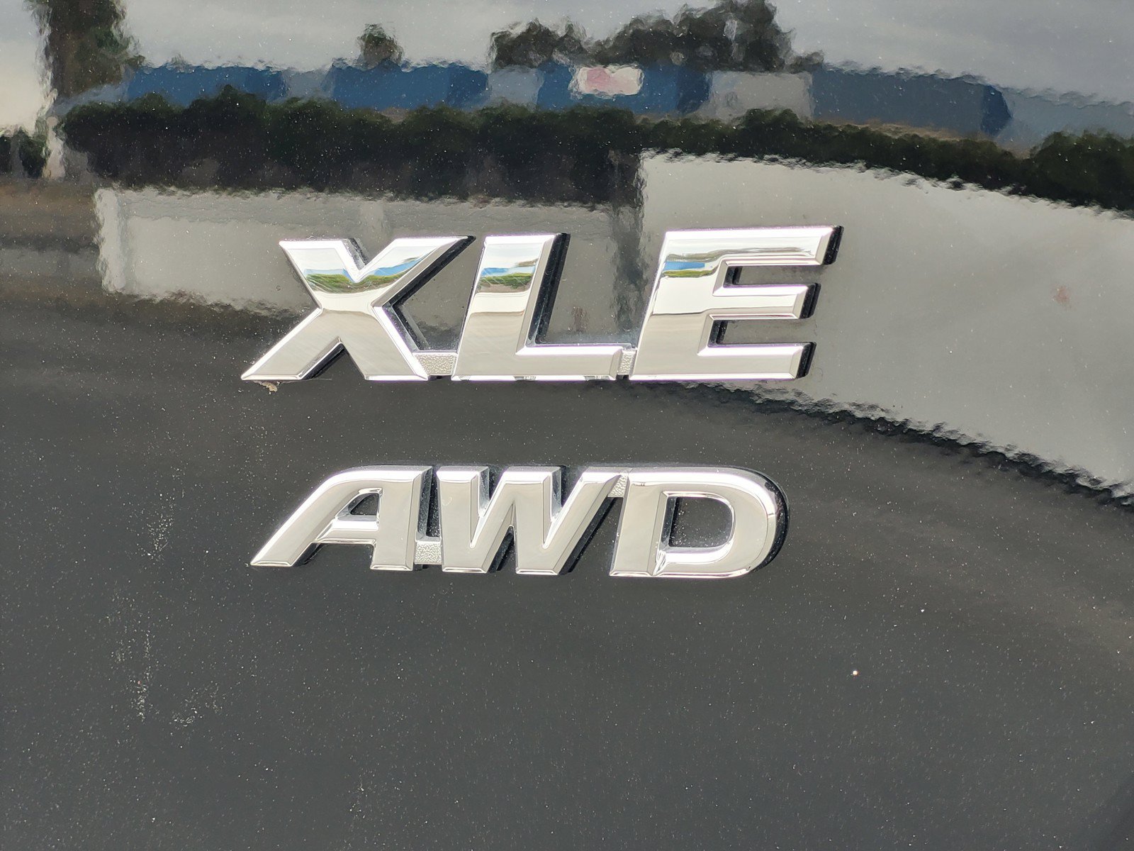 Used 2017  Toyota XLE image 11