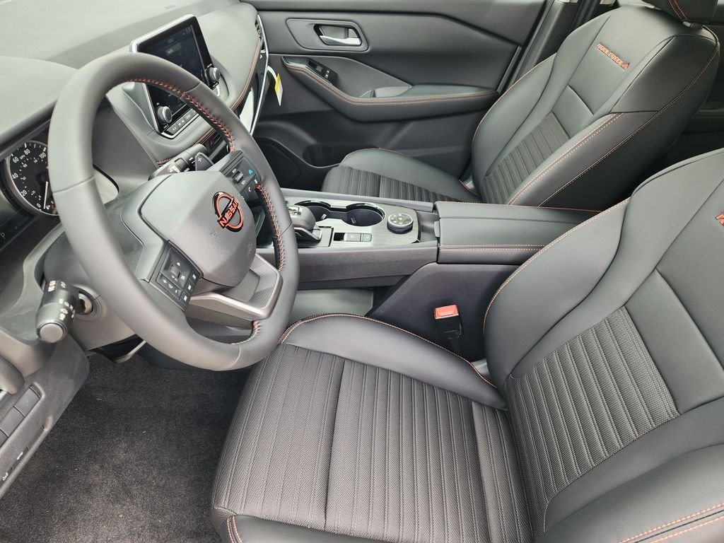 New 2026 Everest White Pearl TriCoat Nissan Rock Creek® image 13