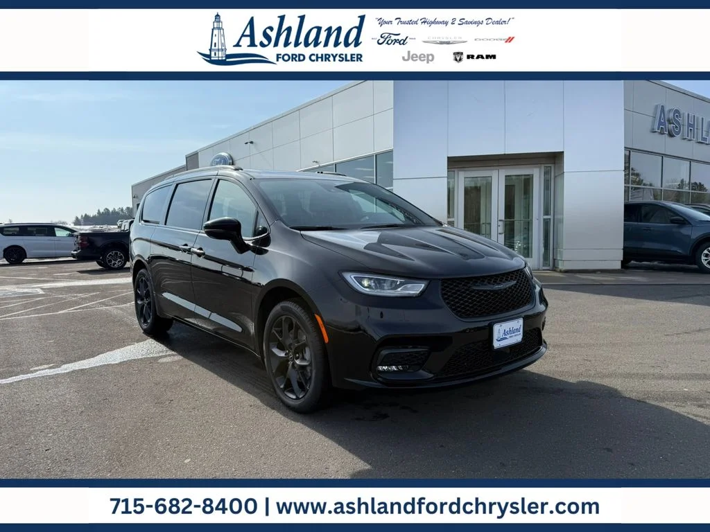 2026 Chrysler Pacifica Limited AWD's photo