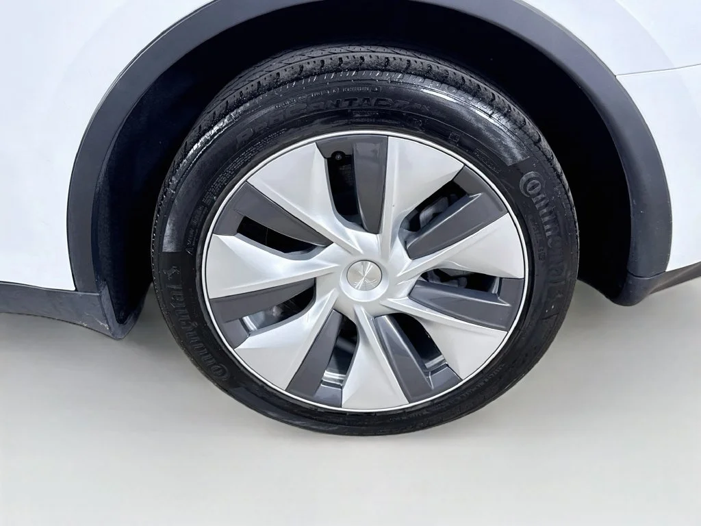 Used 2023 White Tesla Long Range image 31