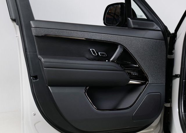 New 2026 Borasco Grey Land Rover SE image 24