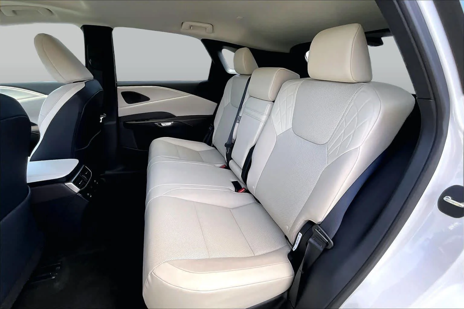 Certified Used 2023 Eminent White Pearl Lexus Premium image 18