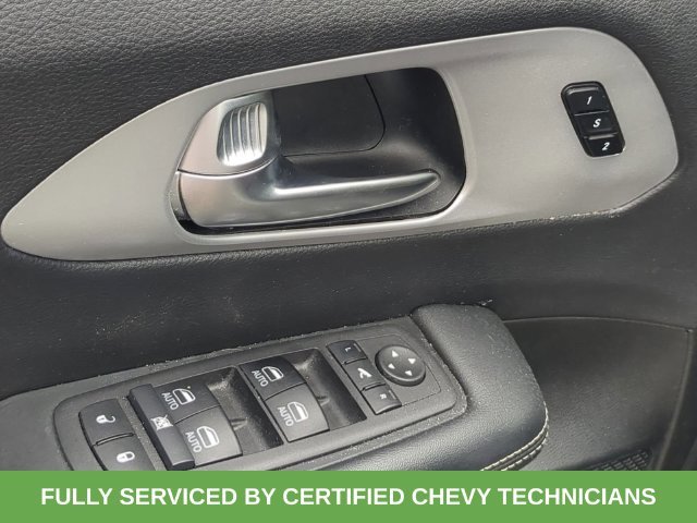 Used 2025 White Chrysler Limited image 24