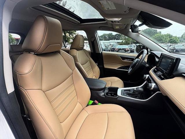 Certified Used 2022 BLIZZARD PEARL Toyota  image 19