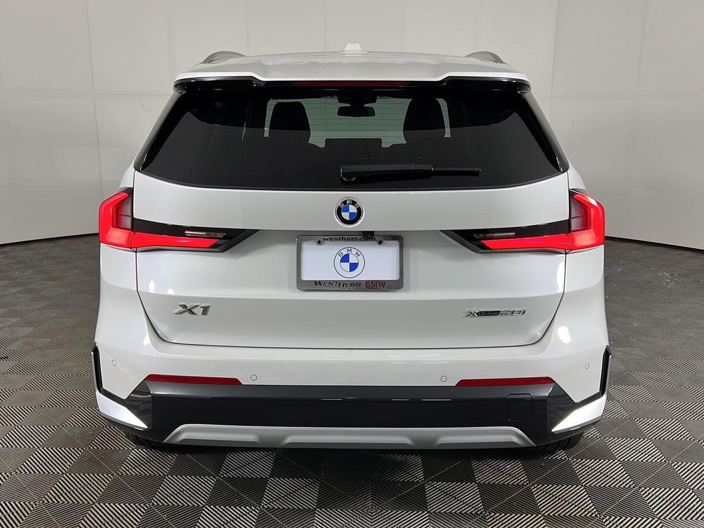 New 2026 Mineral White Metallic BMW xDrive28i image 16
