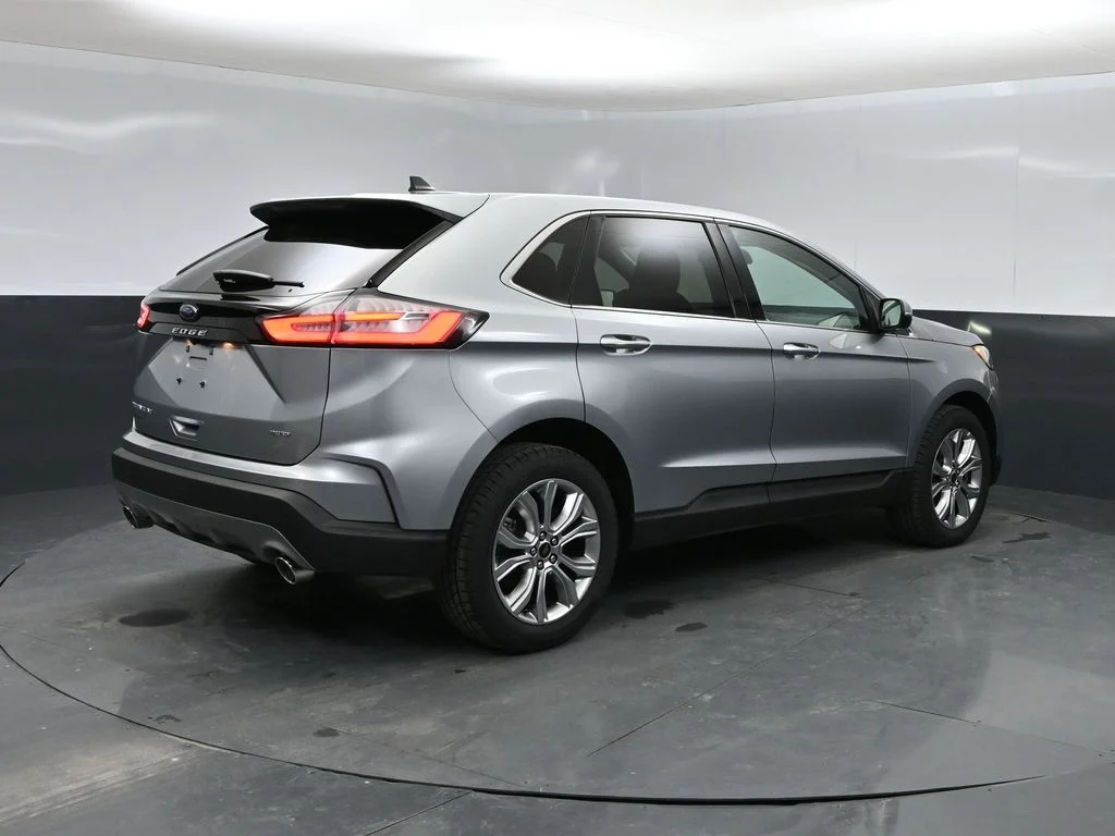 2024 Ford Edge Titanium - Photo 3