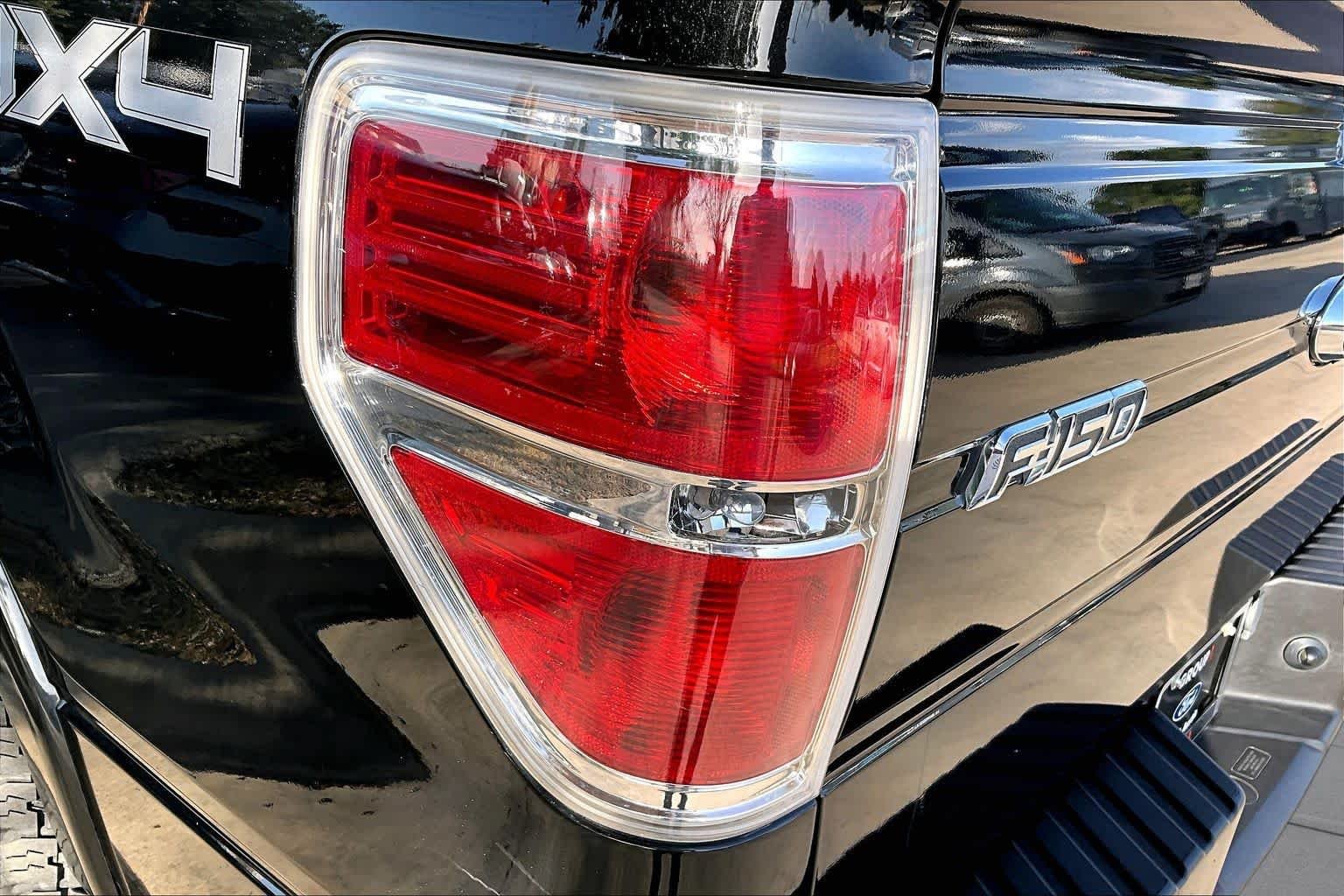 Used 2010 Tuxedo Black Ford XLT image 26