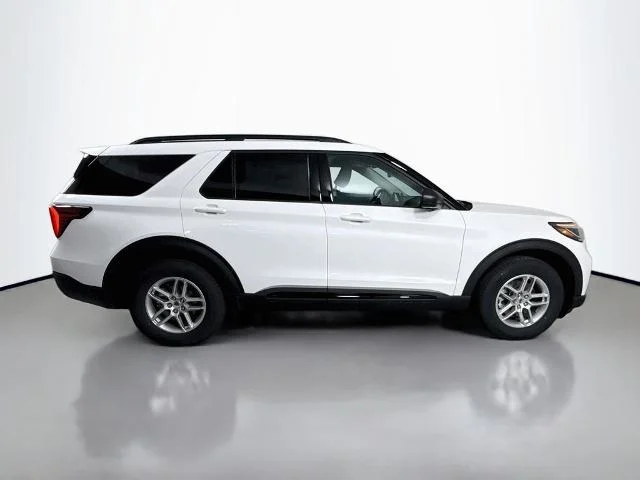New 2026 Star White Metallic Tri-Coat Ford Active image 40