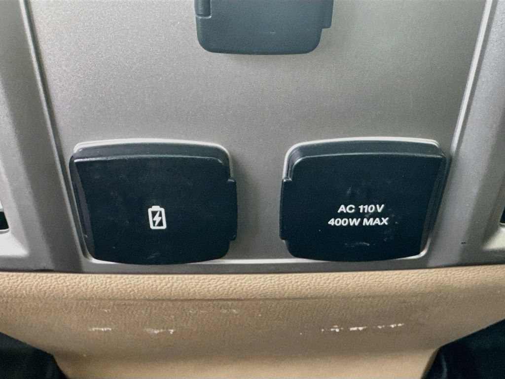 Used 2017  Ford Lariat image 28