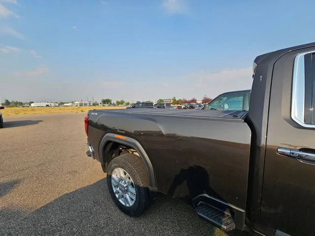 Used 2020 Brownstone Metallic GMC SLT image 7