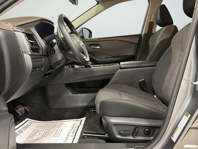 Used 2023 Gray Nissan SV image 10