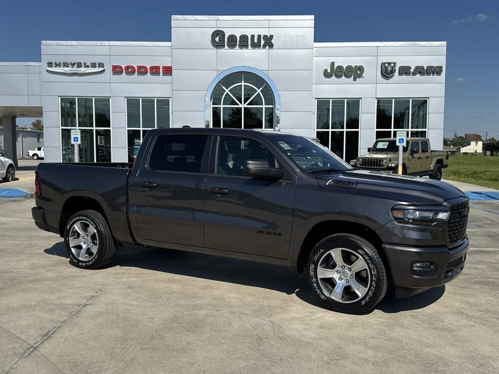 2026 RAM 1500 Express Crew Cab RWD