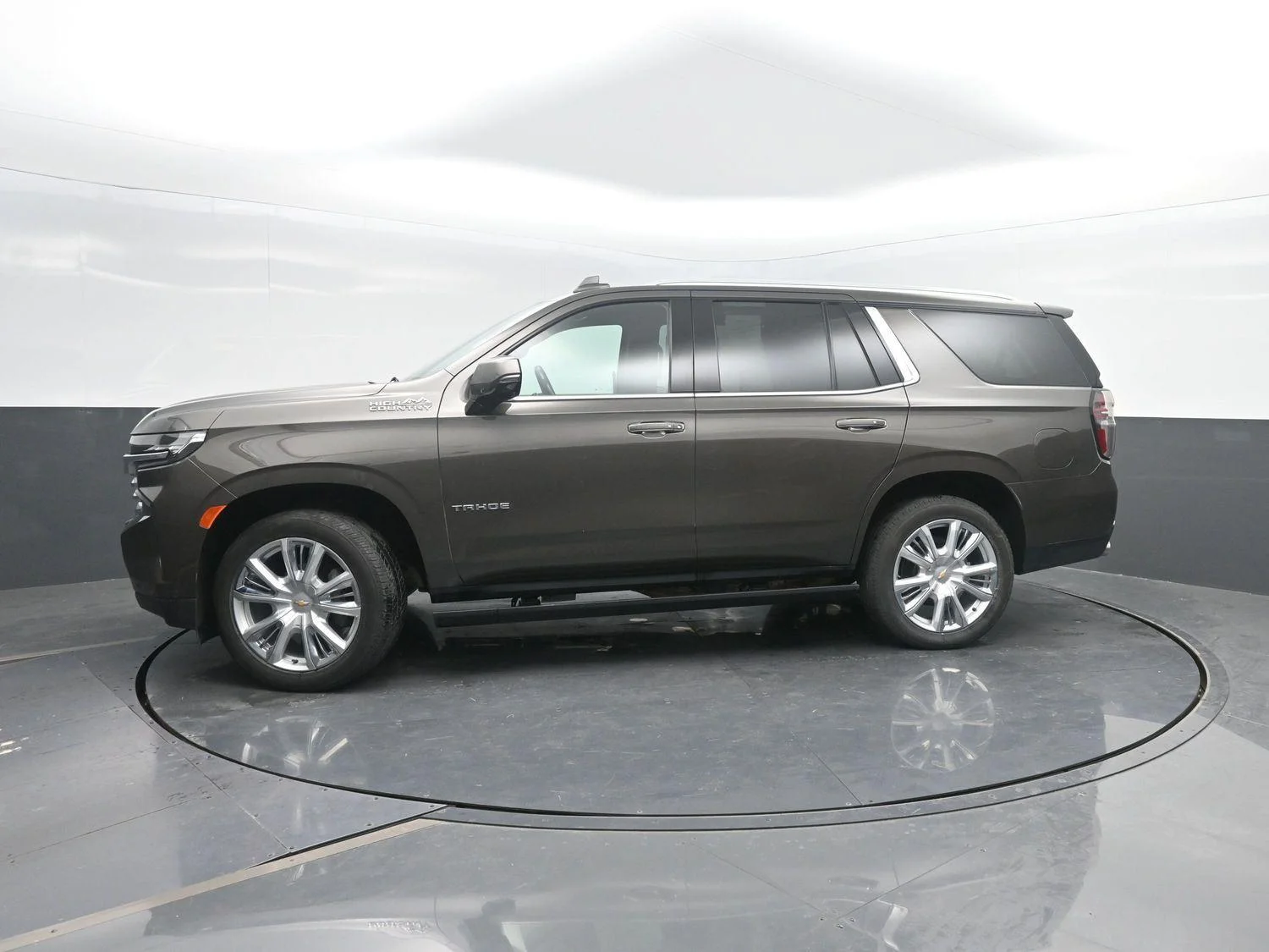 Used 2021 Graywood Metallic Chevrolet High Country image 1