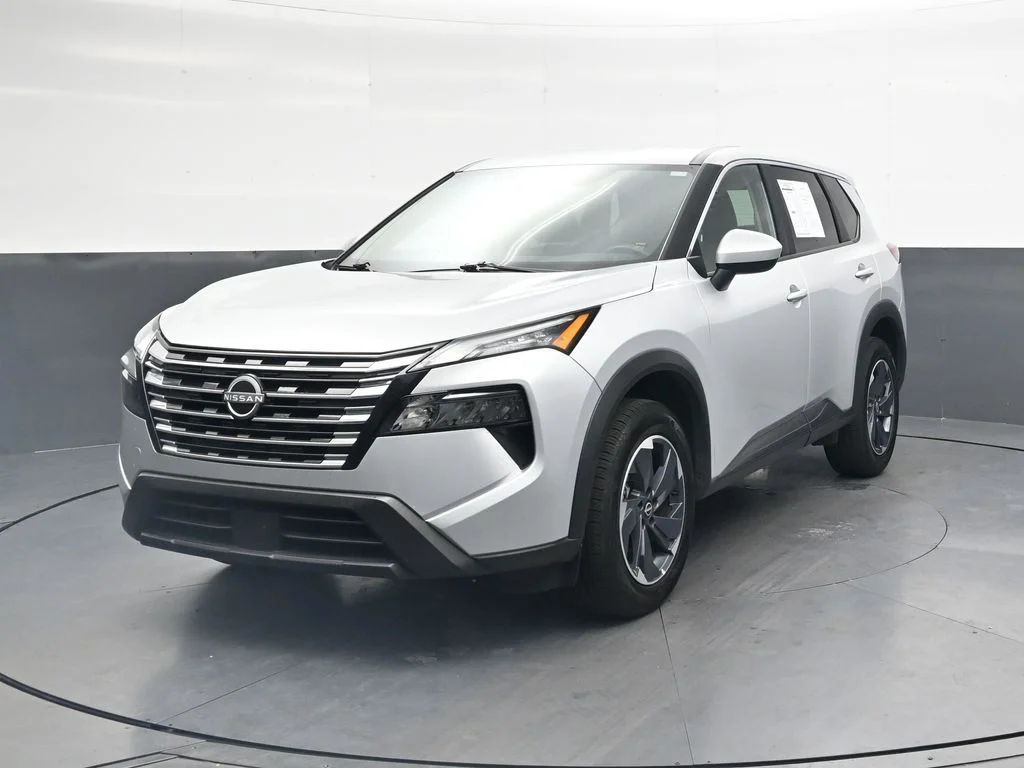 Used 2025 Silver Nissan SV image 12