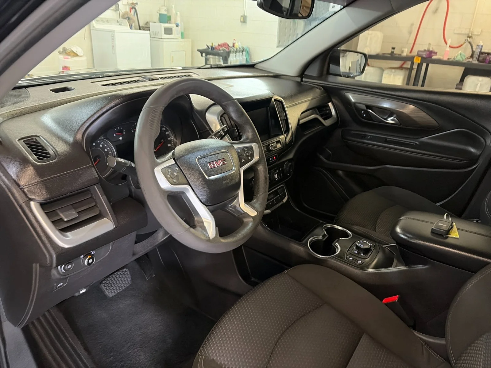 Used 2023 Ebony Twilight Metallic GMC SLE image 11