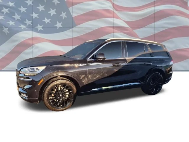 Used 2022 Black Lincoln Reserve image 2