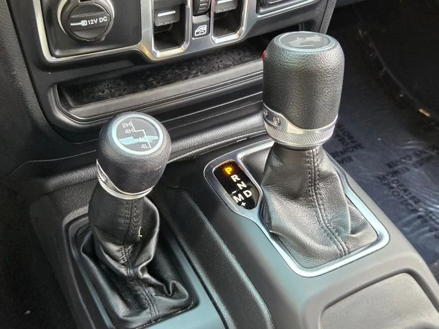Used 2022 Black Jeep Unlimited Sport Altitude image 18