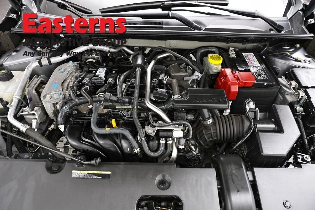 Used 2023 Gray Nissan SR image 9
