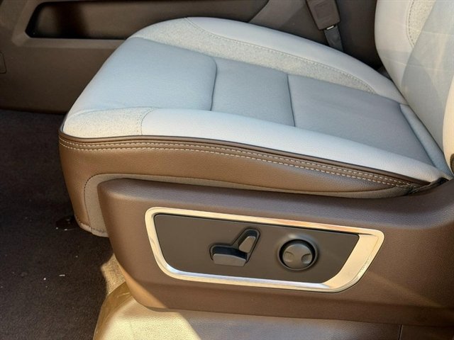 New 2027 Granite Crystal Metallic Clear-Coat Exterior Paint RAM Laramie image 13