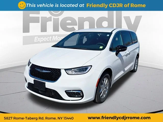 2026 Chrysler Pacifica Select's photo
