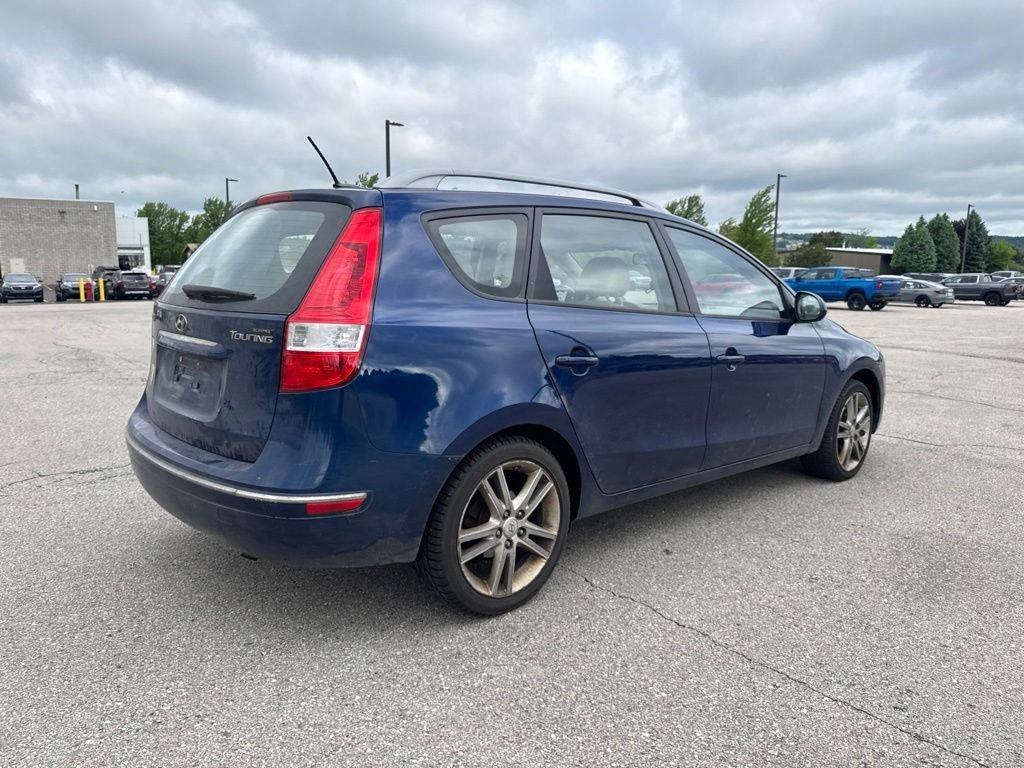 Used 2012  Hyundai SE image 17