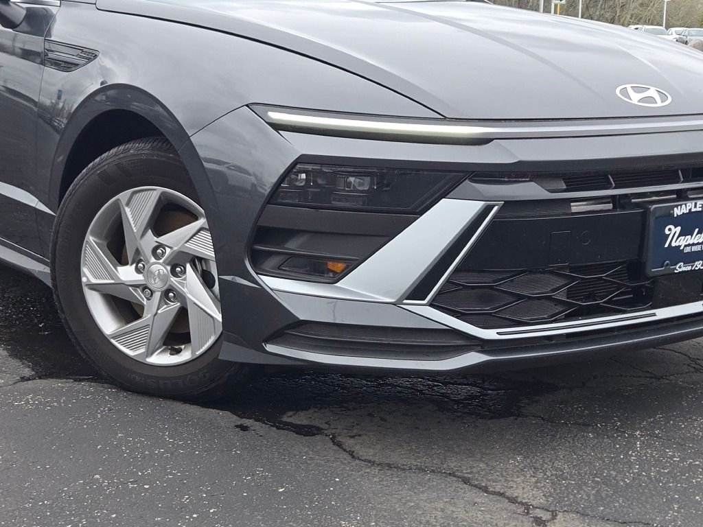 Used 2025 Gray Hyundai SE image 3