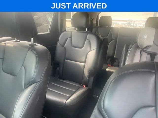 Used 2025 White Kia S image 6