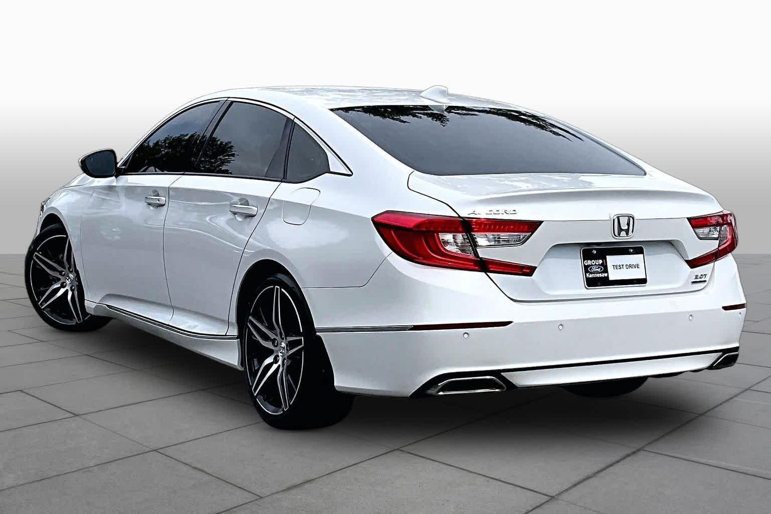 Used 2021 Platinum White Pearl Honda Touring image 12