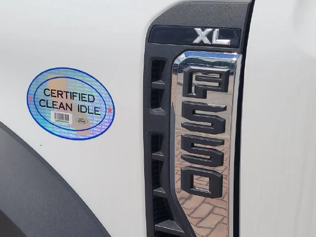 New 2025 Oxford White Ford XL image 9